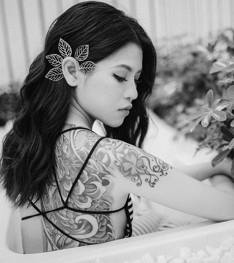 Awesome tattoo art of lady